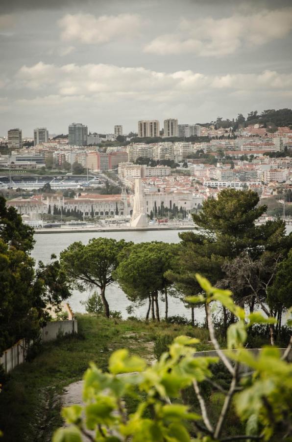 Ola Belem! Cozy Windmill, Stunning Views To Lisboa Bed and Breakfast Caparica Exteriör bild